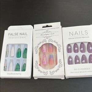False Nail Set - Multicolor
3 Sets